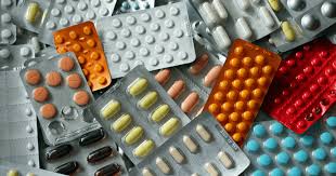 Krema s Tretinoinom Čudo u Borbi protiv Akni i Starenja Krema s Tretinoinom Čudo u Borbi protiv Akni i Starenja